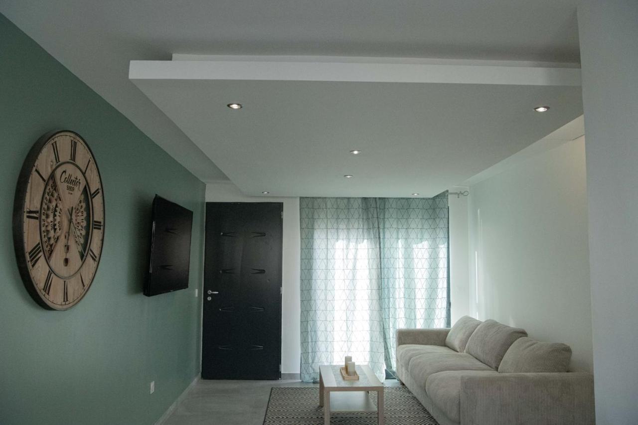 Studio meublé avec terrasse Port-de-Bouc Extérieur photo